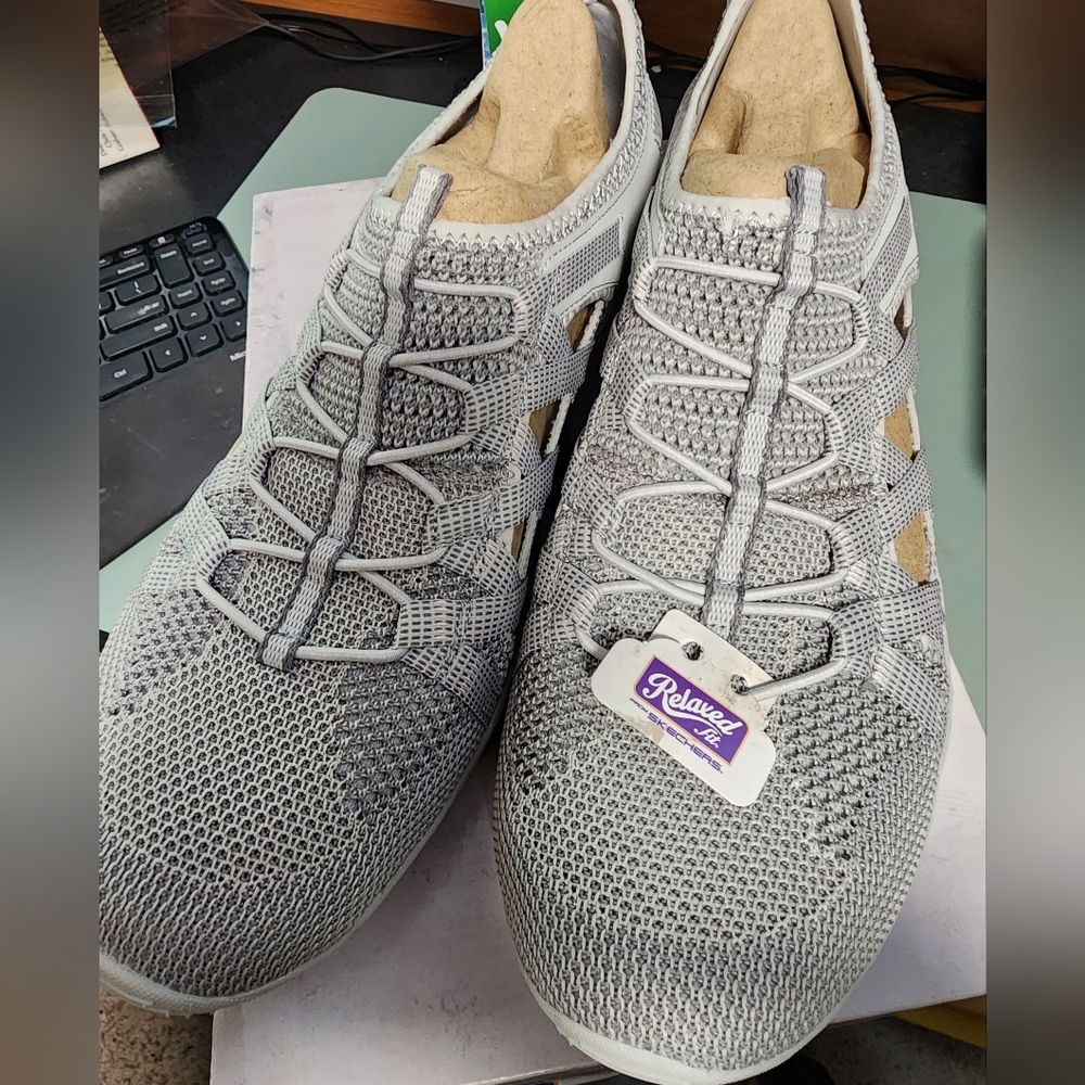 Sketcher's Reggae Fest neap tide relaxed fit luxe foam gray & pink slip on shoes